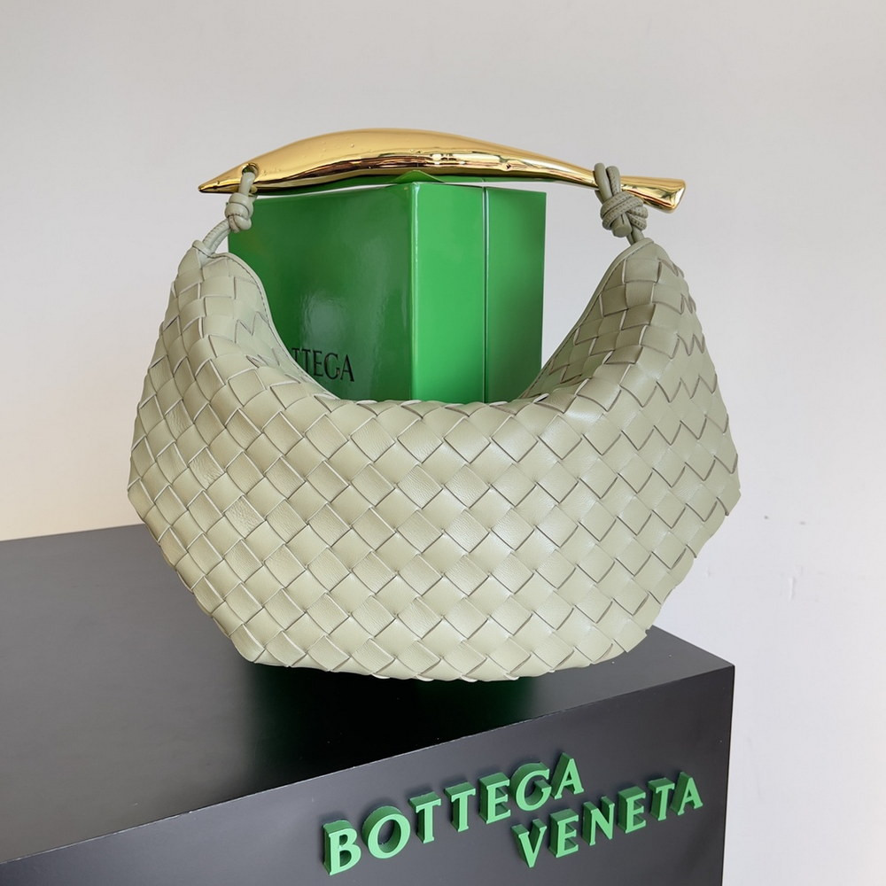 bo*te*ga Ve*ne*ta classic sardine top handle bag