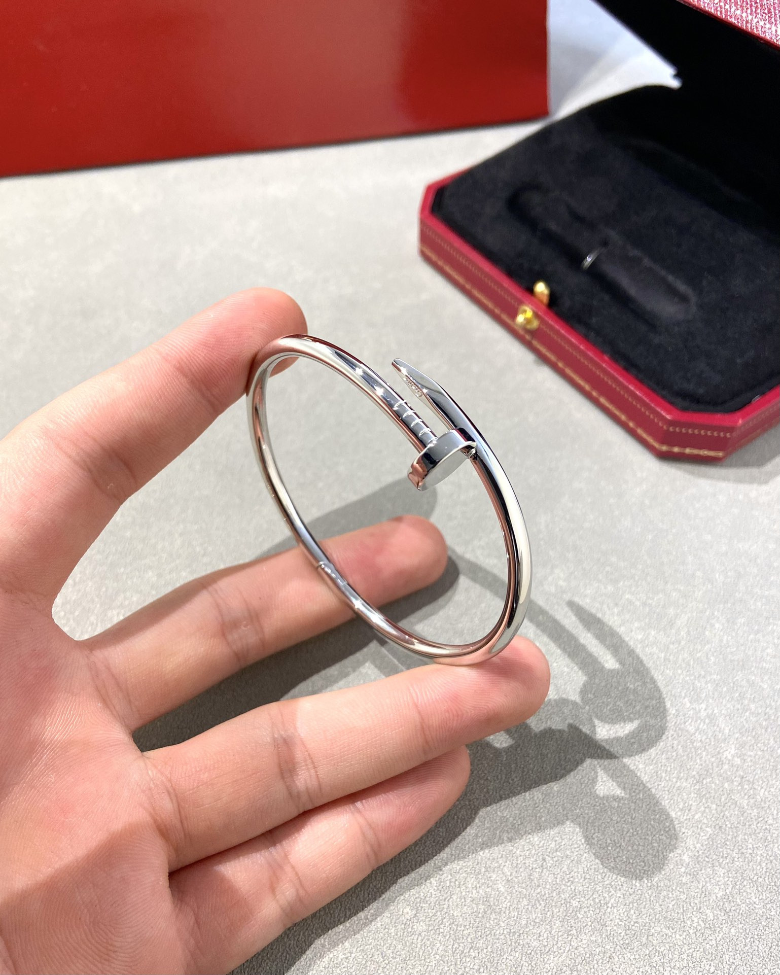 Ca*t*er bracelet