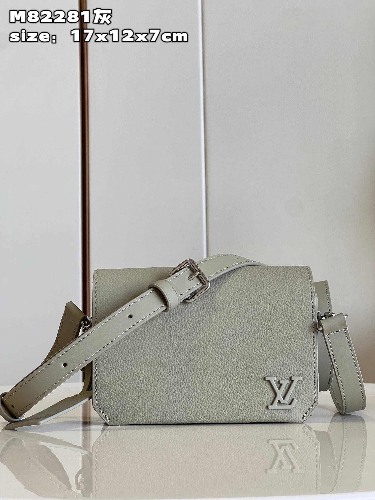l0*is V*t0n fastline wearable wallet