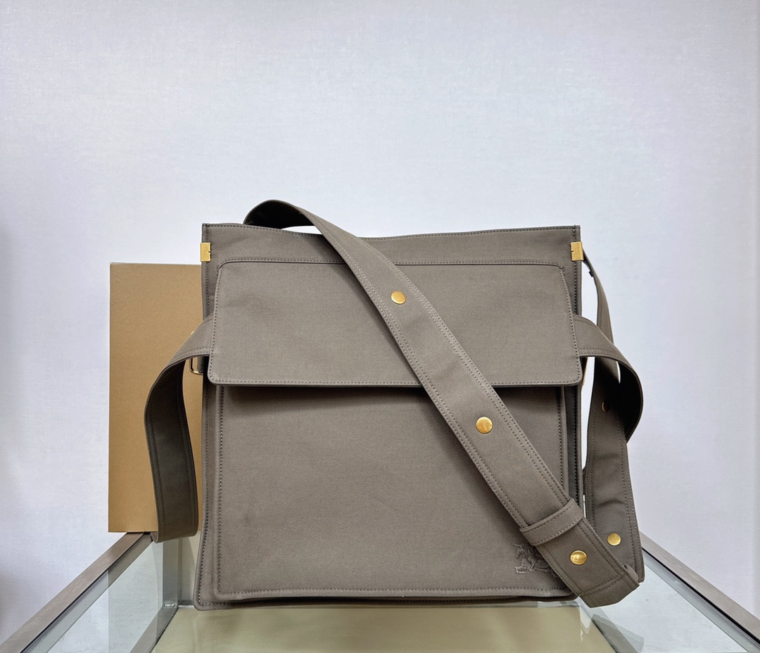 B**rry trench tote