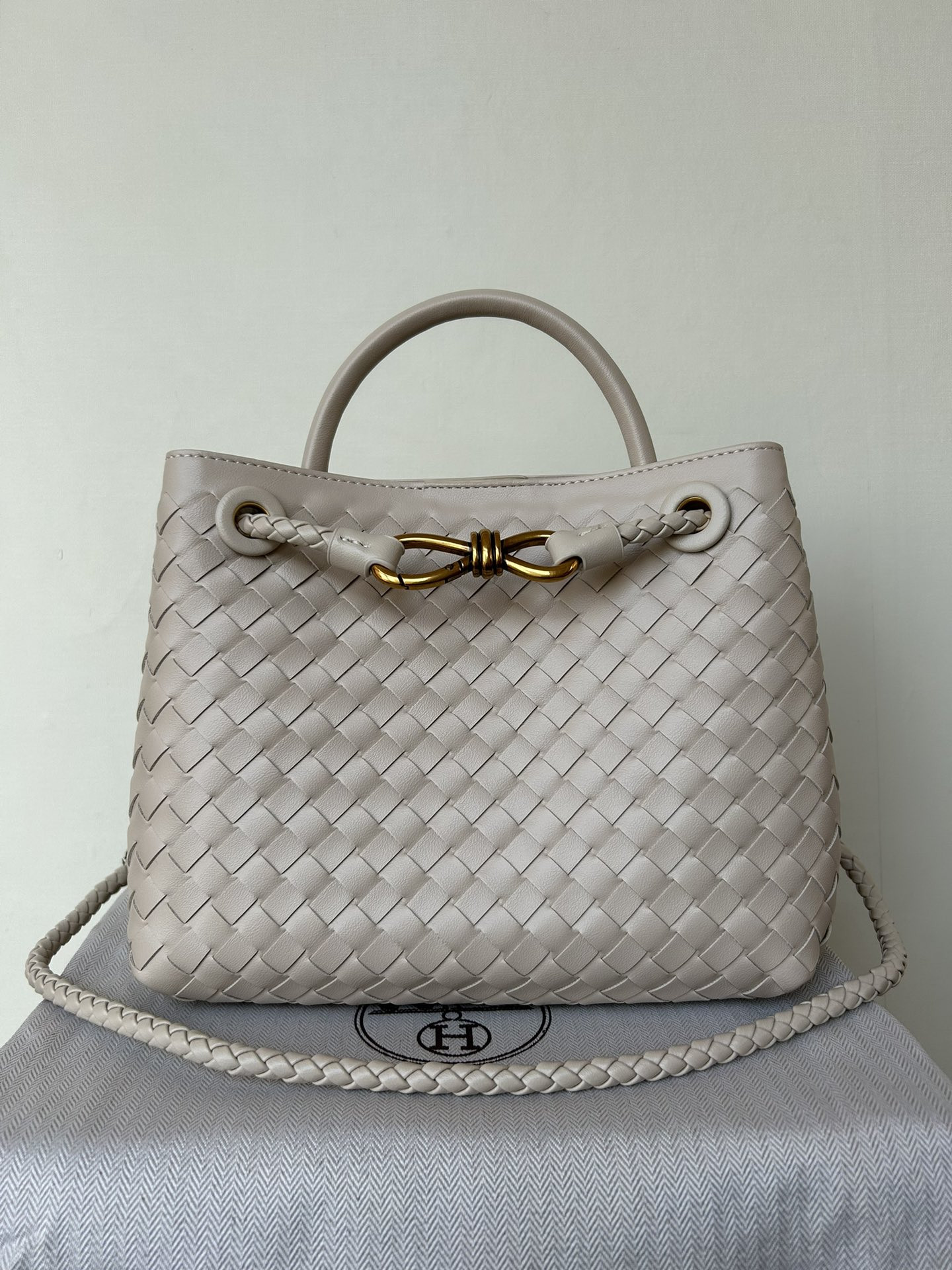 bo*te*ga Ve*ne*ta small andiamo-25*22*10.5cm
