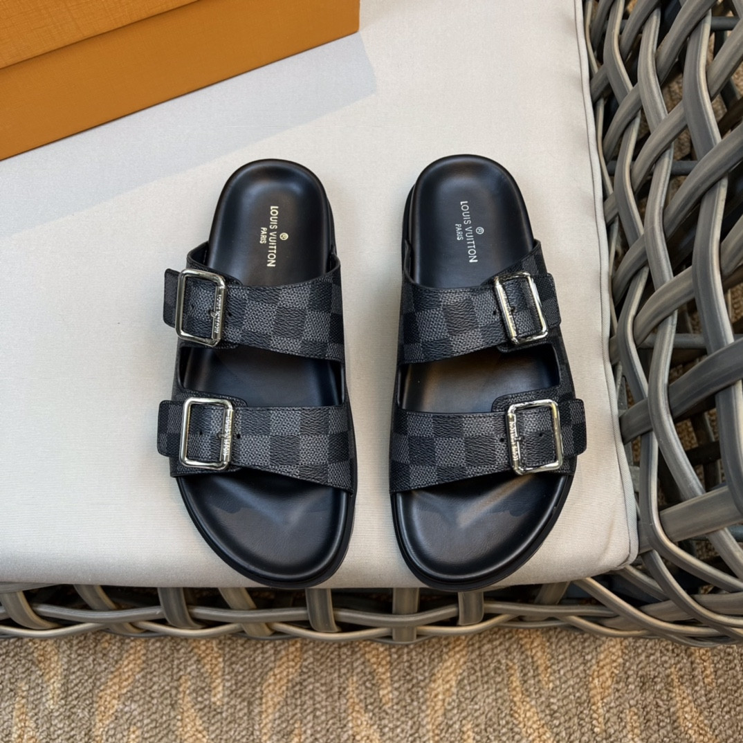 l0*is V*t0n slippers