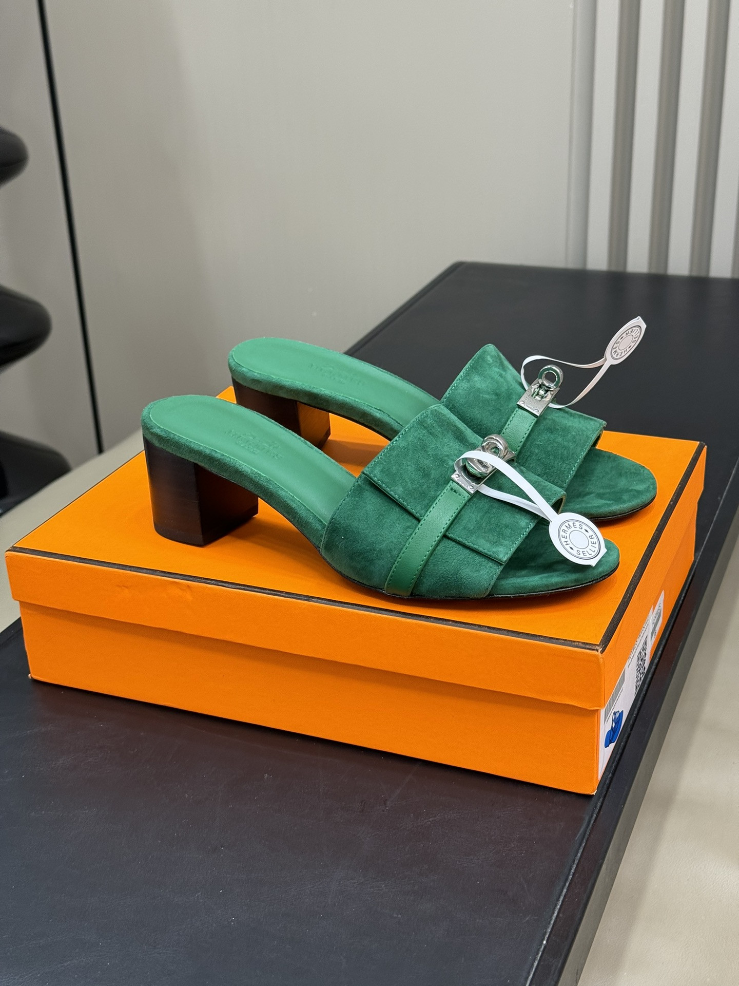 H**mes sandal