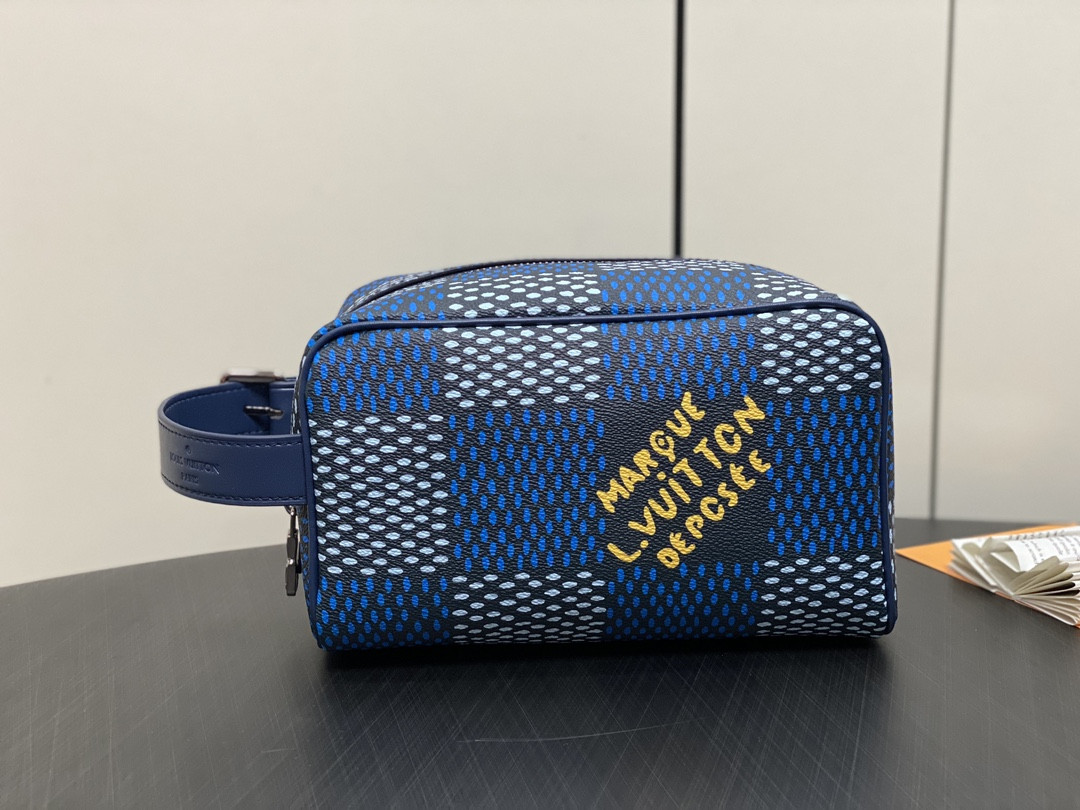 l0*is V*t0n locker dopp kit bag-23*13*12cm