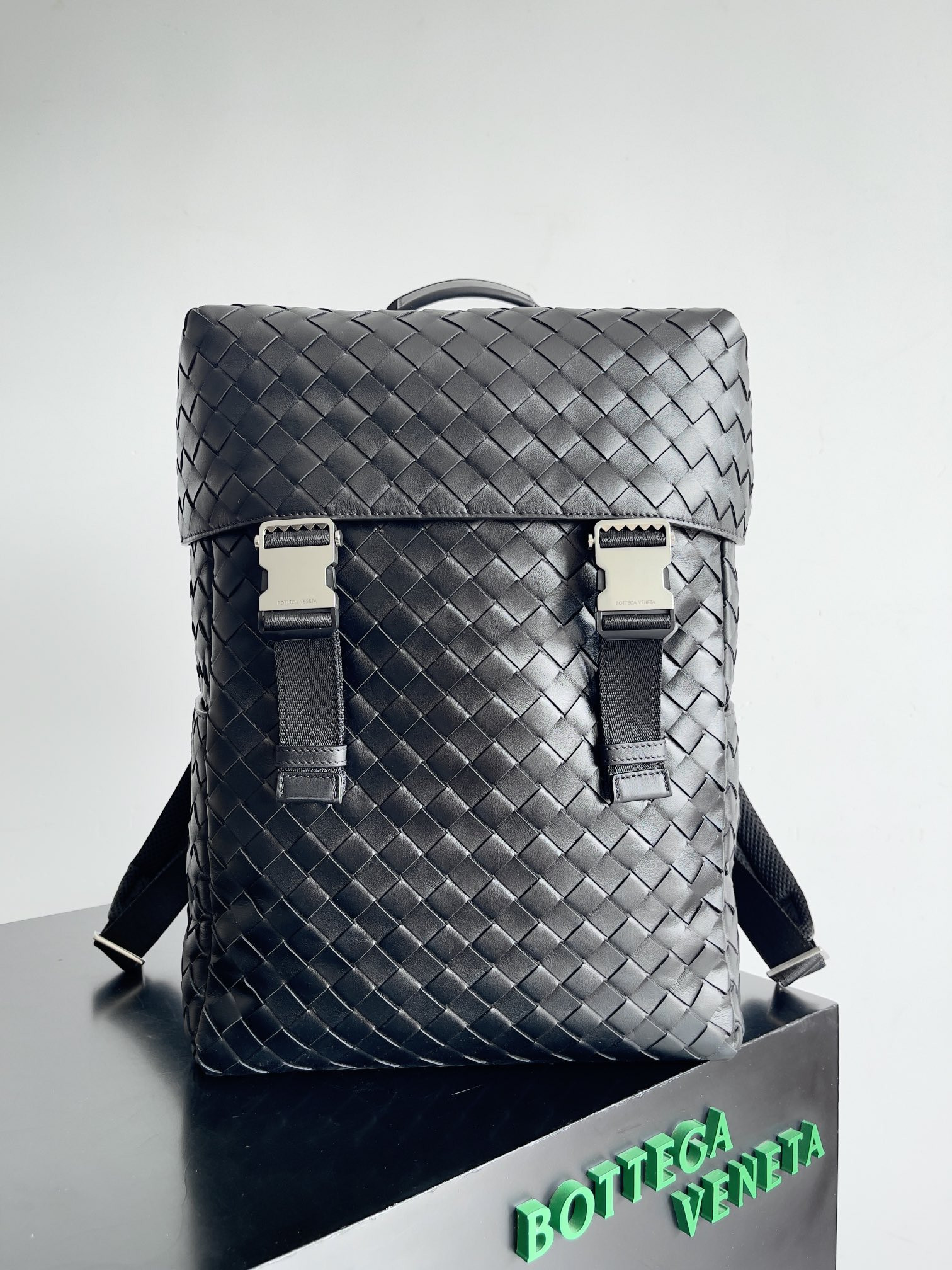bo*te*ga Ve*ne*ta intrecciato backpack-38*26*15cm