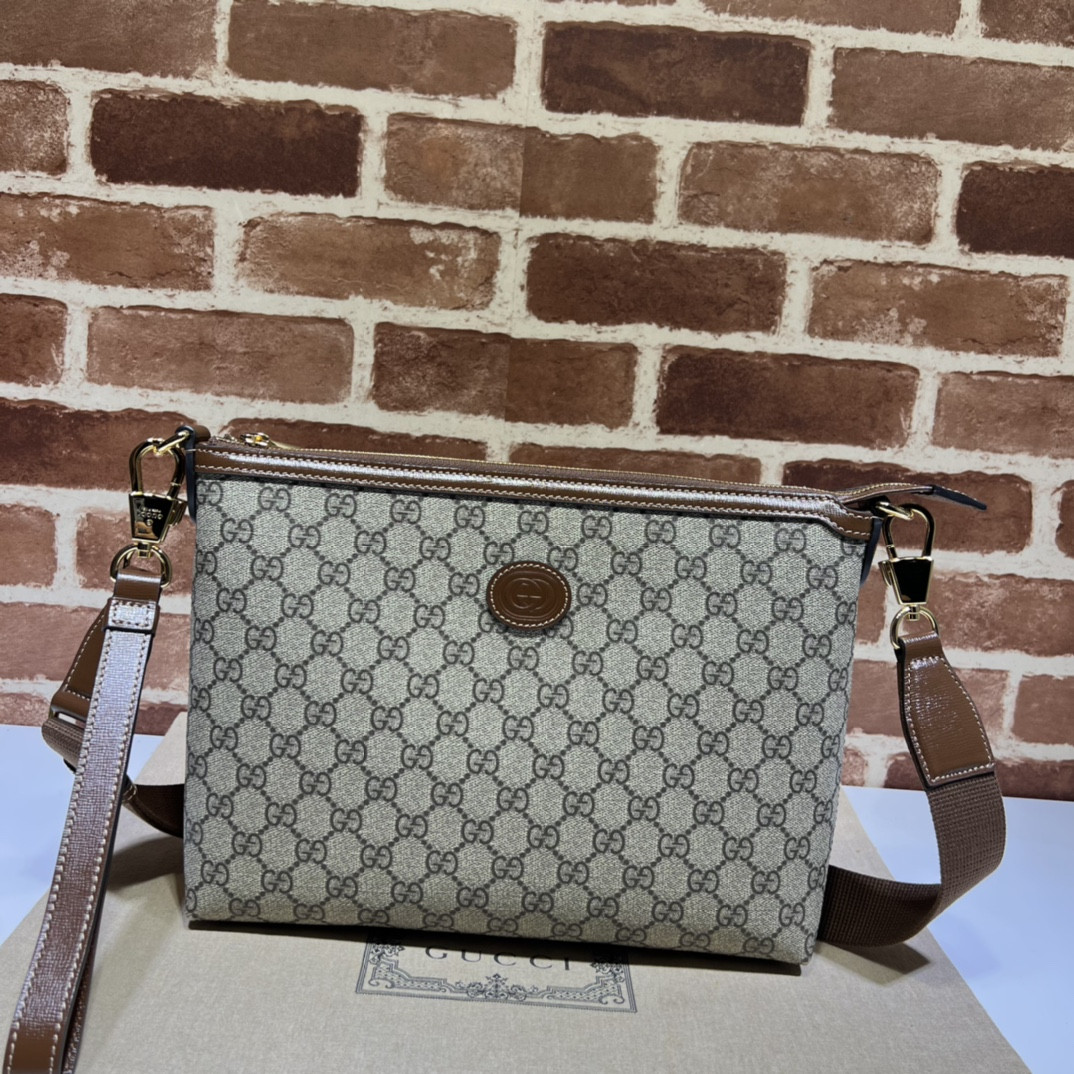G*u*i messenger bag with interlocking g