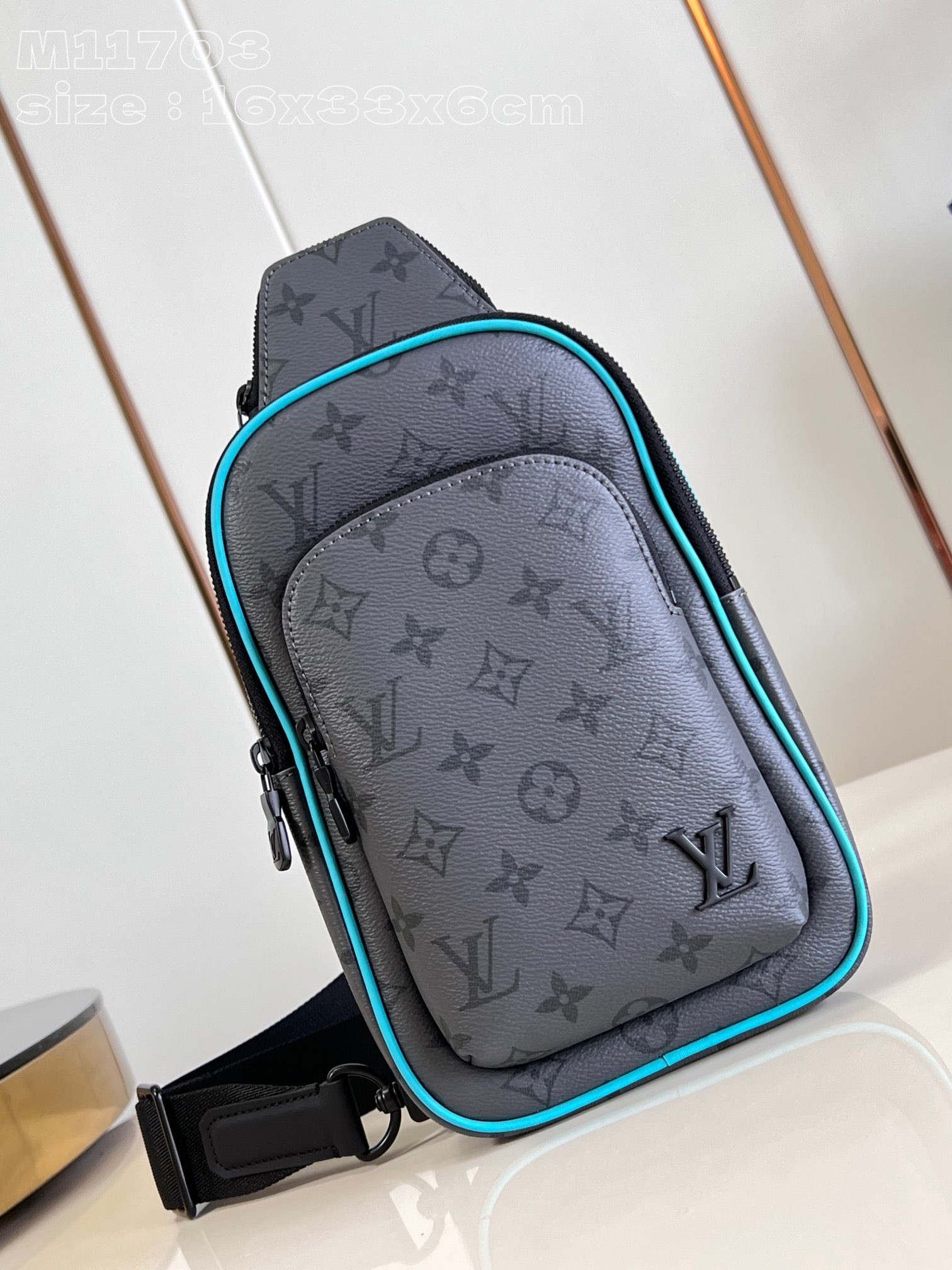 l0*is V*t0n avenue slingbag-16*33*5.7cm