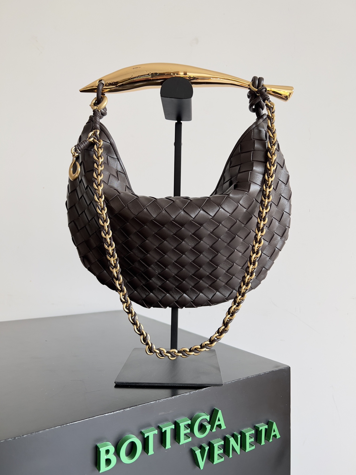 bo*te*ga Ve*ne*ta sardine with chain-33*20*4cm