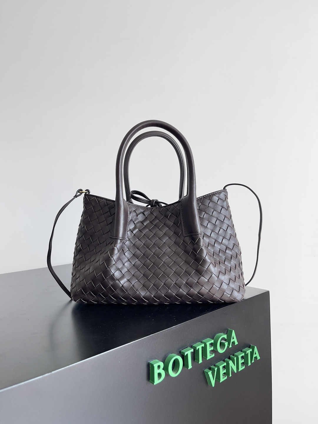 bo*te*ga Ve*ne*ta pinacoteca-24*15*12cm