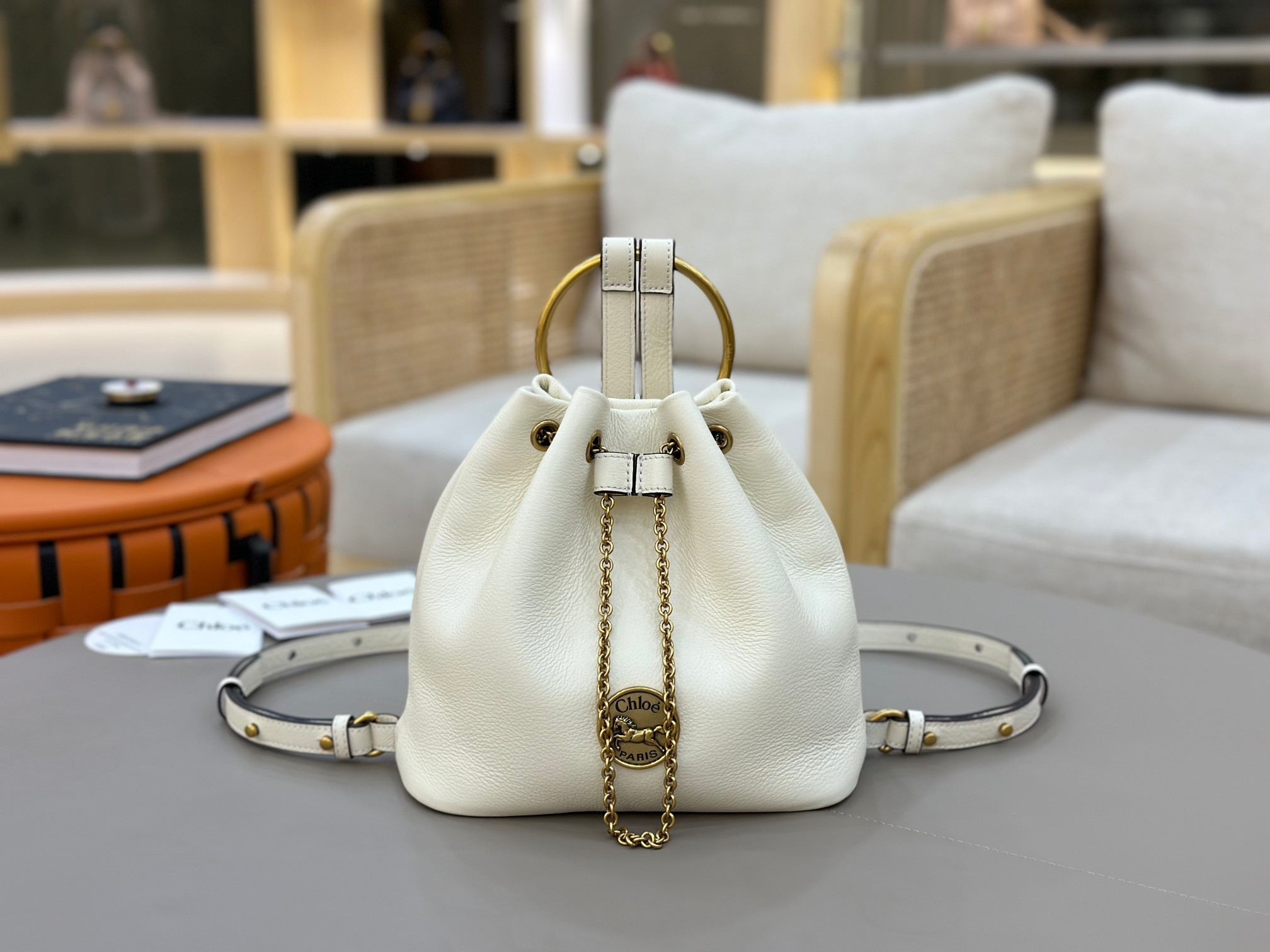 Chloe bracelet backpack in grained leather- 22*20*10.5cm